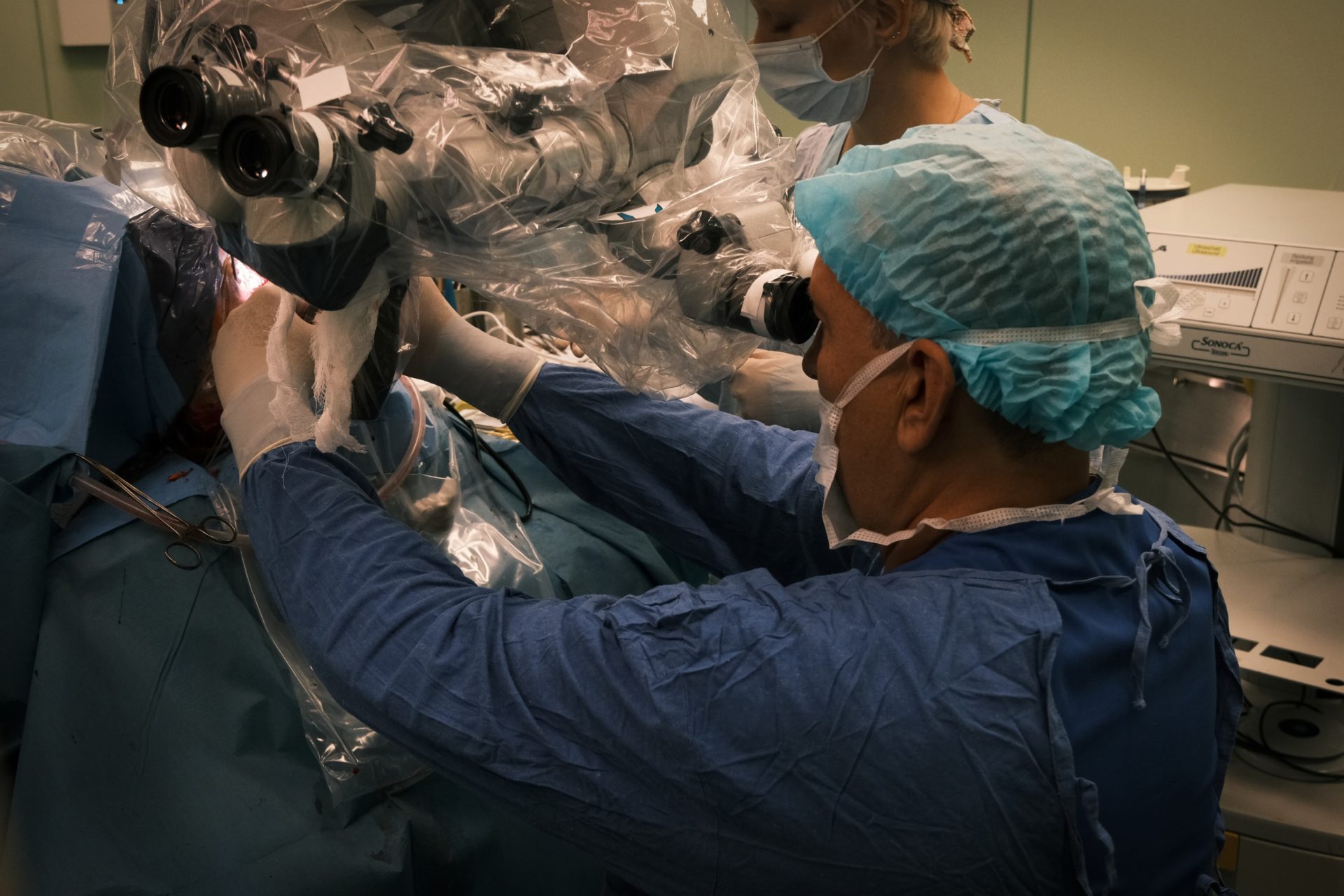 NEUROSURGEONS AT THE NATIONAL MEDICAL RESEARCH RADIOLOGICAL CENTRE REMOVED DANGEROUS TUMOR GROWING ON THE AUDITORY NERVE