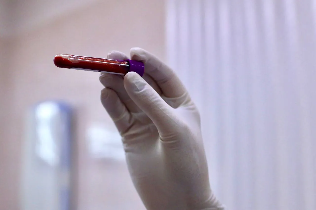 кровь в пробирке